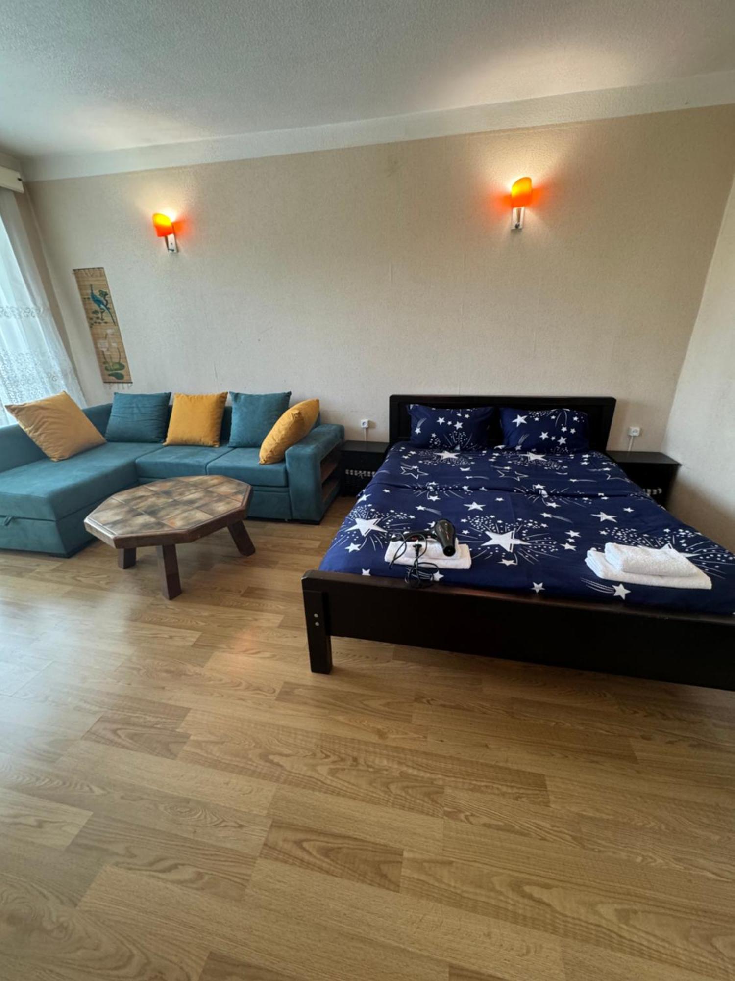 Cozy Apartment With Balcony Tbilisi Exterior photo
